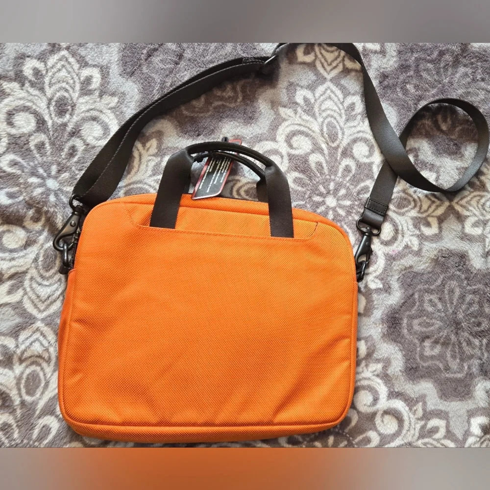 tumi Briggs & Riley Orange Men's Bag - Picture 8 of 9